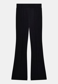 Pantaloni neri a zampa d'elefante con una texture liscia, caratterizzati da una vita piatta e due pieghe frontali per un tocco di dettaglio e forma.