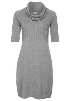 Szara dzianinowa sukienka z golfem i krótkimi rękawami, z żeberkowaną fakturą na górnej części tułowia.