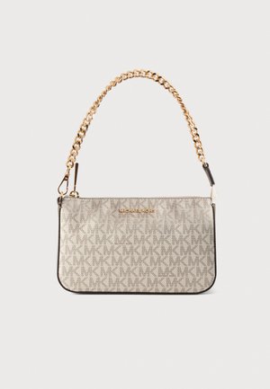 Бежова чанта за рамо Michael Kors с повтарящ се монограм, тъмни кантове и верижна презрамка в златист цвят.