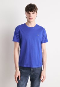 GANT PRINTED ARCHIVE SHIELD - T-shirts - college blue