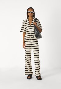 Gina Tricot TOP - Blouse - white