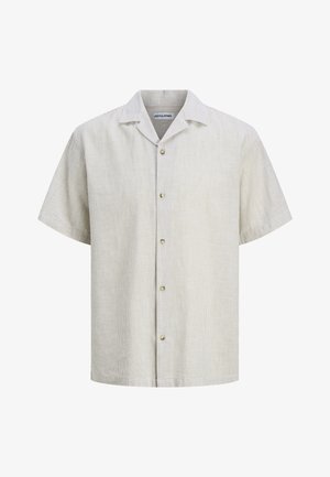 Muška košulja kratkih rukava u bež i bijelim tankim prugama s kamp ovratnikom i pet gumba sprijeda.