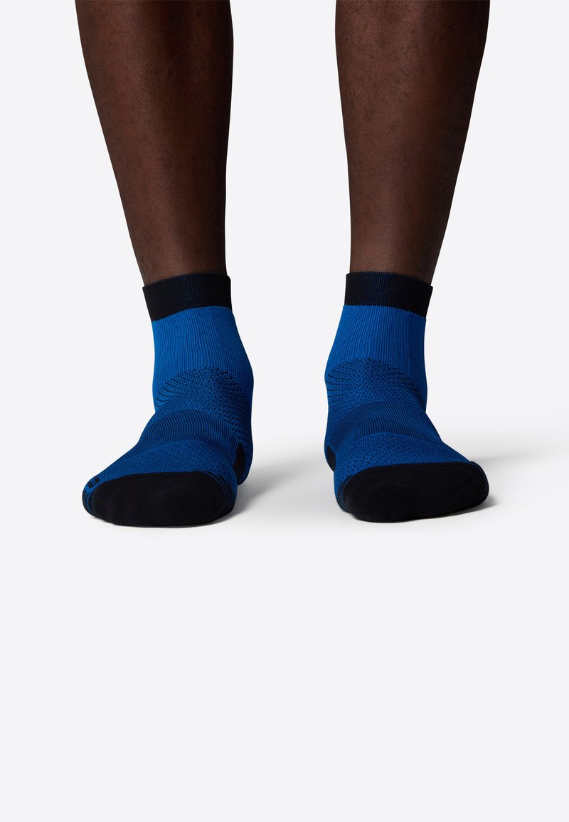 The North Face TRAIL RUN QUARTER SOCK - Calcetines - hero blue