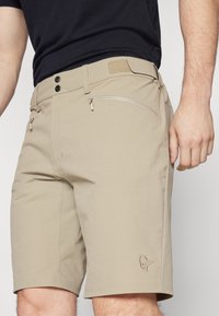 Norrøna FALKETIND FLEX SHORTS - Ulkoshortsit - winter twig
