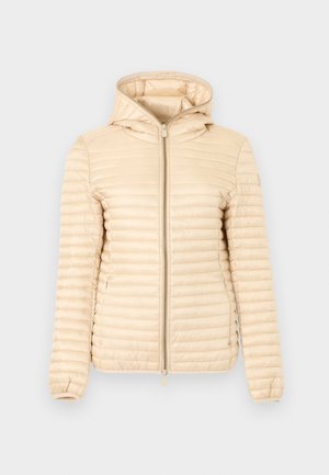 Chaqueta acolchada beige con capucha, cremallera frontal y puños elásticos, exhibida sobre un fondo liso.