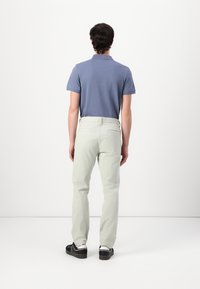 Tommy Jeans AUSTIN - Chino - misty sage