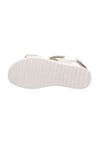 Weiße Sandale mit einer strukturierten Gummisohle, ausgestattet mit zwei verstellbaren Klettverschlüssen und einem minimalistischen Design. Dezente Akzentdetails sichtbar.