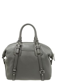 Bolso de mano de cuero gris con doble asa, correa para el hombro ajustable, herrajes metálicos, forma estructurada y superficie texturizada.