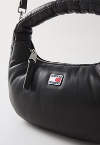 Thumbnail Image 8