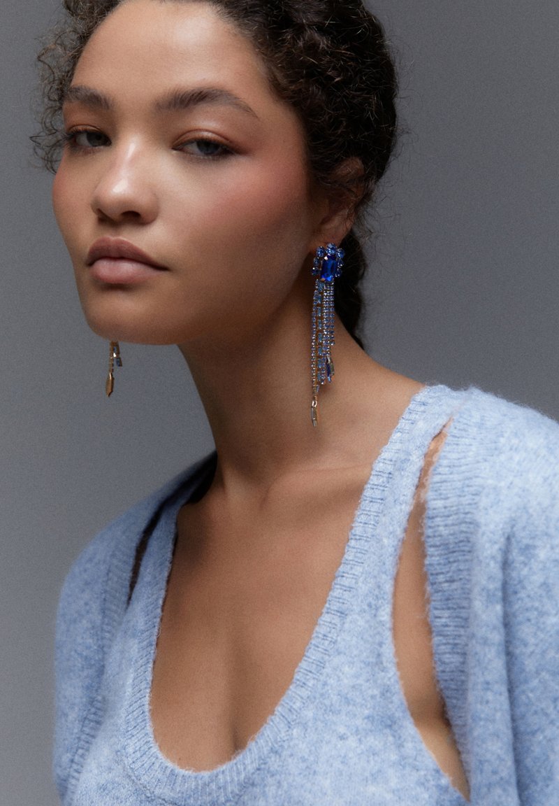 PULL&BEAR FRINGED RHINESTONE Uhani blue/modra Zalando.si