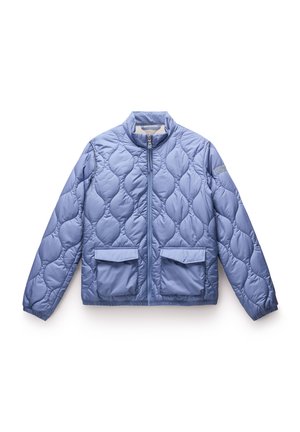 Vaaleansininen tikattu takki, jossa on korkea kaulus, edessä vetoketjusuljenta ja kaksi etutaskua. Sujuva synteettinen materiaali, jossa on pehmeä kiilto.