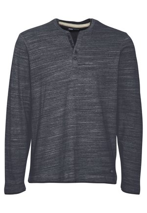 Maglietta henley a maniche lunghe in grigio scuro, con finitura testurizzata, parametri a tre bottoni e rifinitura del collo interna a contrasto.