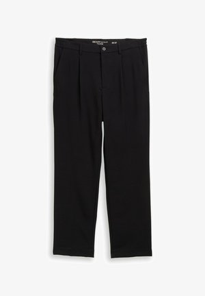 Juodos kelnės, pagamintos iš minkštos medžiagos, su laisvu siluetu, dviem priekinėmis kišenėmis ir mygtuko užsegimu bei mažas juosmuo.