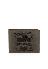 Billetera de cuero gris con un gráfico de motocicleta en relieve y texto. Textura suave, diseño de bi-fold y detalles de costura visibles.