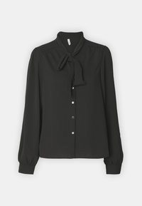 Svart bluse laget av glatt stoff, med kragebånd, sløyfe detaljer, knappelukking og lange puffede ermer.