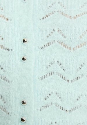 Cardigan lavorato a maglia azzurro chiaro con un motivo a zigzag, dotato di bottoni argentati e un tessuto morbido e testurizzato.