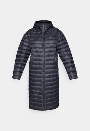 Patagonia RECYCLED SWEATER PARKA - Páperový kabát - black