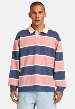 Langärmliges Poloshirt mit rosa, blauen und weißen horizontalen Streifen, einem beigen Kragen und einem kleinen Logo auf der Brust. Aus Baumwollmaterial.