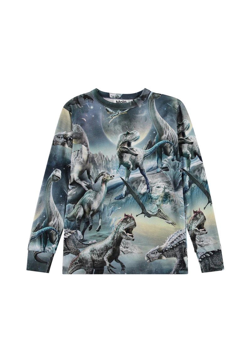 Barns långärmad skjorta med ett flerfärgat dinosauriemönster som visar olika arter i ett förhistoriskt landskap under en månbelyst himmel.