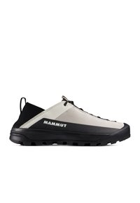 Niskie buty outdoor z czarną podeszwą, beżową siateczkową cholewką, czarnym obcasem i logo "MAMMUT" z boku, zaprojektowane do wędrówek lub codziennego noszenia.