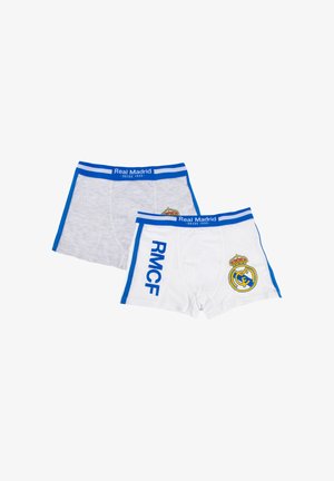 Due paia di boxer di Real Madrid, una bianca con rifiniture e logo blu, l'altra grigia chiara con rifiniture blu e testo in vita.