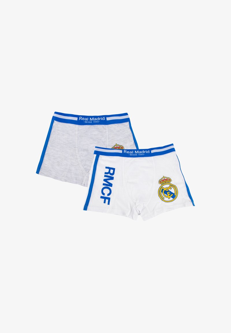 Due paia di boxer di Real Madrid, una bianca con rifiniture e logo blu, l'altra grigia chiara con rifiniture blu e testo in vita.