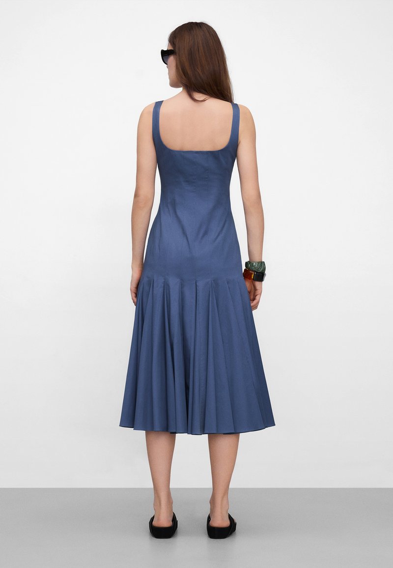 adolfo dominguez blue dress ADOLFO DOMINGUEZ PLEATED MIDI PLEATED MIDI DRESS - Day dress - priority-01-bonnie-bow-gown-cream-cream Vintage Black Gothic Wedding Size:LL