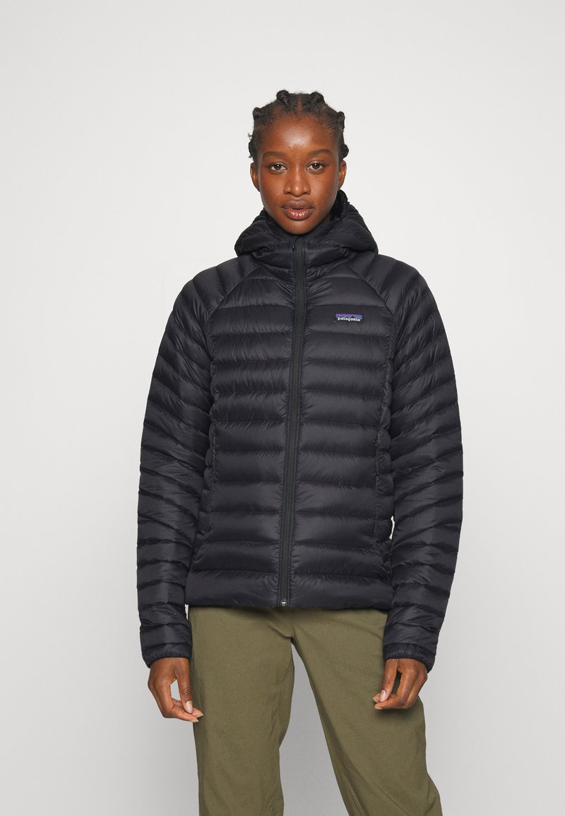 Patagonia SWEATER HOODY - Bunda z prachového peří - black