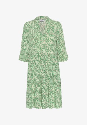 Zelené šaty s leopardím potiskem v bílé barvě, s výstřihem do V, tříčtvrtečními rukávy a designem sukně ve vrstvách.