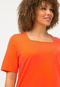 Ulla Popken CARREE-AUSSCHNITT - T-shirt basic - orange