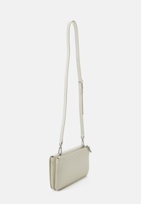 Calvin Klein DOUBLE GUSETT XBODY - Umhängetasche - ecru