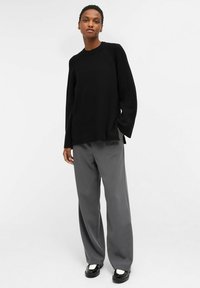 Object GERIPPTER - Pullover - black