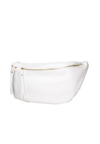 Marsupio bianco in pelle con forma curva, hardware della cerniera dorata e dettagli con frange. Texture liscia con design minimalista.