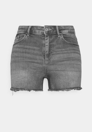 Shorts en denim noir délavé avec ourlets effilochés, bouton et fermeture éclair à l'avant, passants pour ceinture et poches avant.