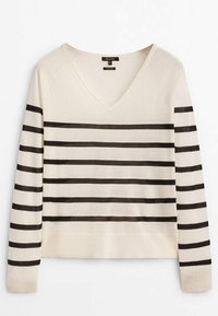 Pull en V beige avec des rayures horizontales noires, doté de manches longues et d'une finition côtelée. Fabriqué à partir d'un tissu doux et léger.