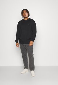 Tommy Hilfiger Pulóver - black