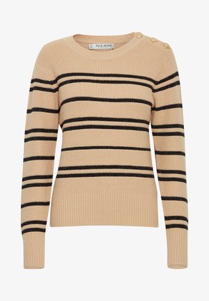 Suéter de rayas beige con líneas horizontales negras. Textura acanalada, cuello redondo y botones decorativos dorados en el hombro izquierdo.