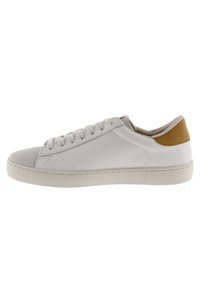 Victoria Shoes Baskets basses - Jaune