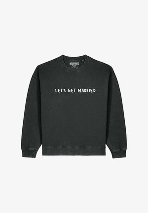 Felpa nera con scritta bianca "SPOSIAMOCI." Girocollo classico, polsini e orlo a costine. Tessuto soffice e strutturato.