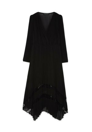 Abito midi nero plissettato con maniche lunghe, corpetto a incrocio con scollo a V, vita cintrata e orlo asimmetrico con dettaglio in pannello trasparente.