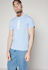 Alpha Industries PP T - Potiskana majica - light blue