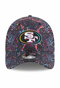 Schwarze Kappe mit einem Farbspritzendesign in Pink, Blau und Gelb; verfügt über ein gesticktes SF-Logo auf einem bunten Oval-Patch. Größe Medium-Large.