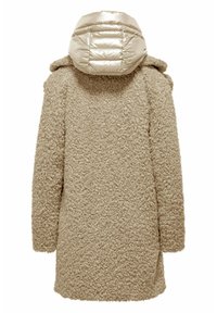 Beige pluche jas met een gewatteerde, glanzende capuchon en lange mouwen. Zacht, gestructureerde stof met een rechte snit en zijsplitten voor meer bewegingsvrijheid.