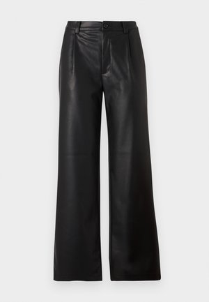 Schwarze weitem Hosen aus glattem Leder mit einem vorderen Knopfverschluss und zwei schrägen Taschen an den Vorderseiten.