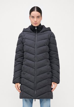Doudoune avec un motif en chevrons, couleur gris foncé, fermeture éclair sur toute la longueur, capuche et col doux. Texture lisse et manches longues.