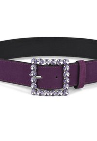 Paarse leren riem met een rechthoekige rhinestone gesp, voorzien van een gladde zwarte binnenvoering en contrasterende stiksels.