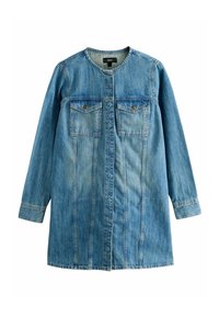 Lichtblauwe denimjas met een ronde hals, lange mouwen, twee borstzakken en een rechte snit met knopenaccenten.