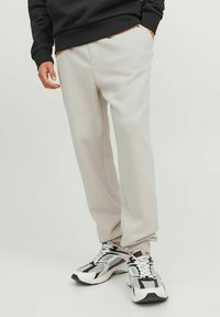 Jack & Jones - STGORDON BRADLEY GMS - Tracksuit bottoms - moonbeam Thumbnail Image 1