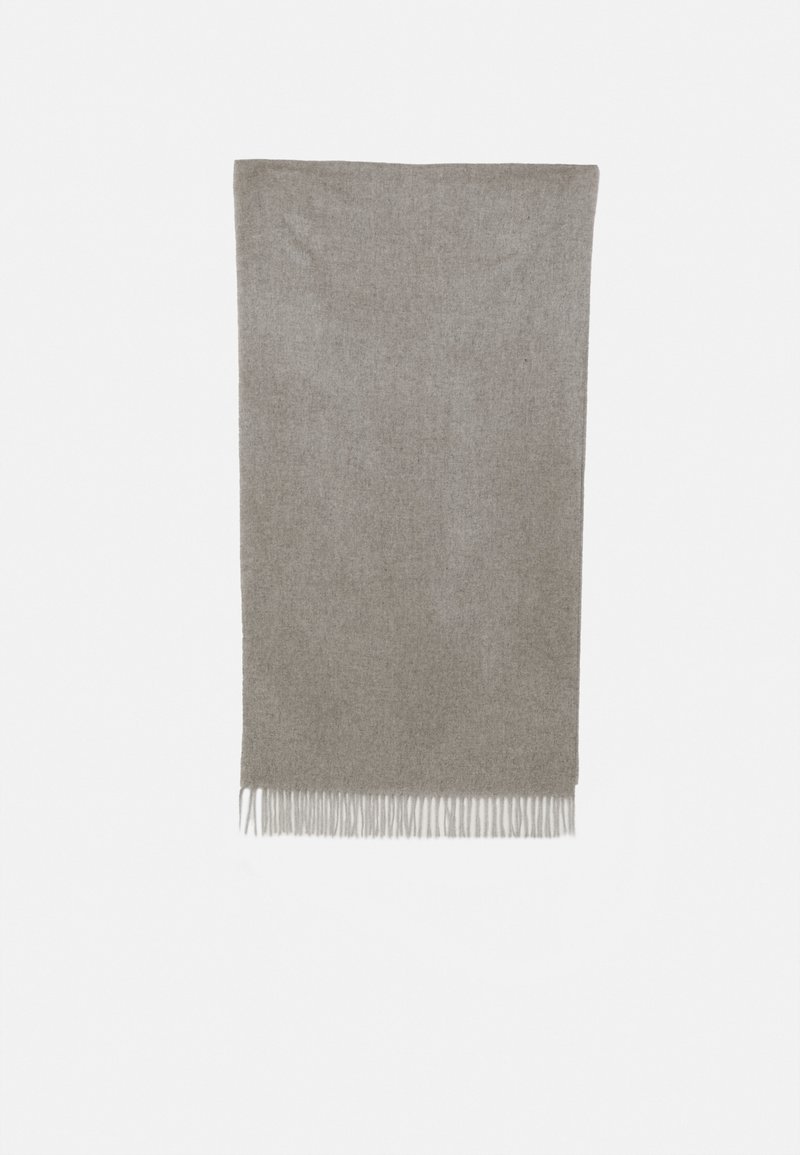 Lys grå rektangulær skjerf med myk tekstur og frynsekanter. Enkelt design, ingen mønstre, laget av et varmt materiale.