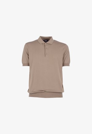 Polo manches courtes marron clair avec trois boutons, poignets côtelés et ourlet à bandes, présenté sur un fond blanc.